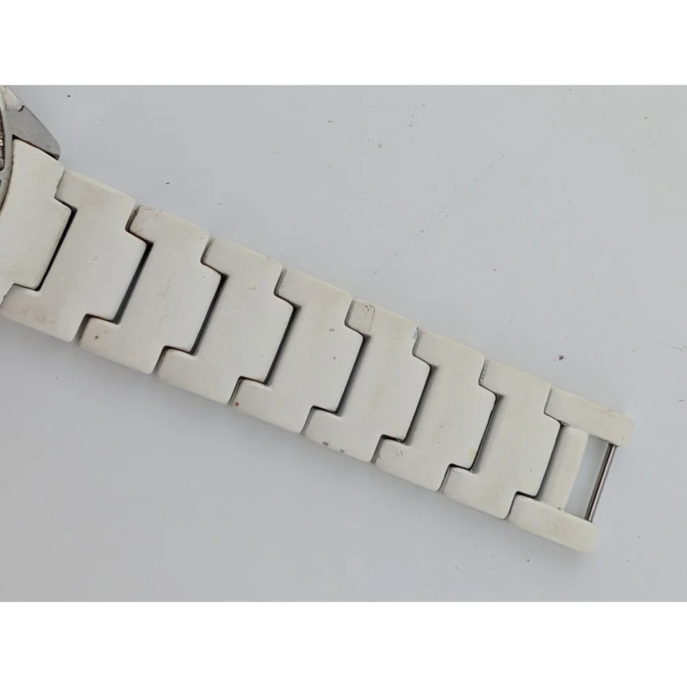 Women's Quartz Watch 32mm Case Crystal Bezel MOP Dial 7.25